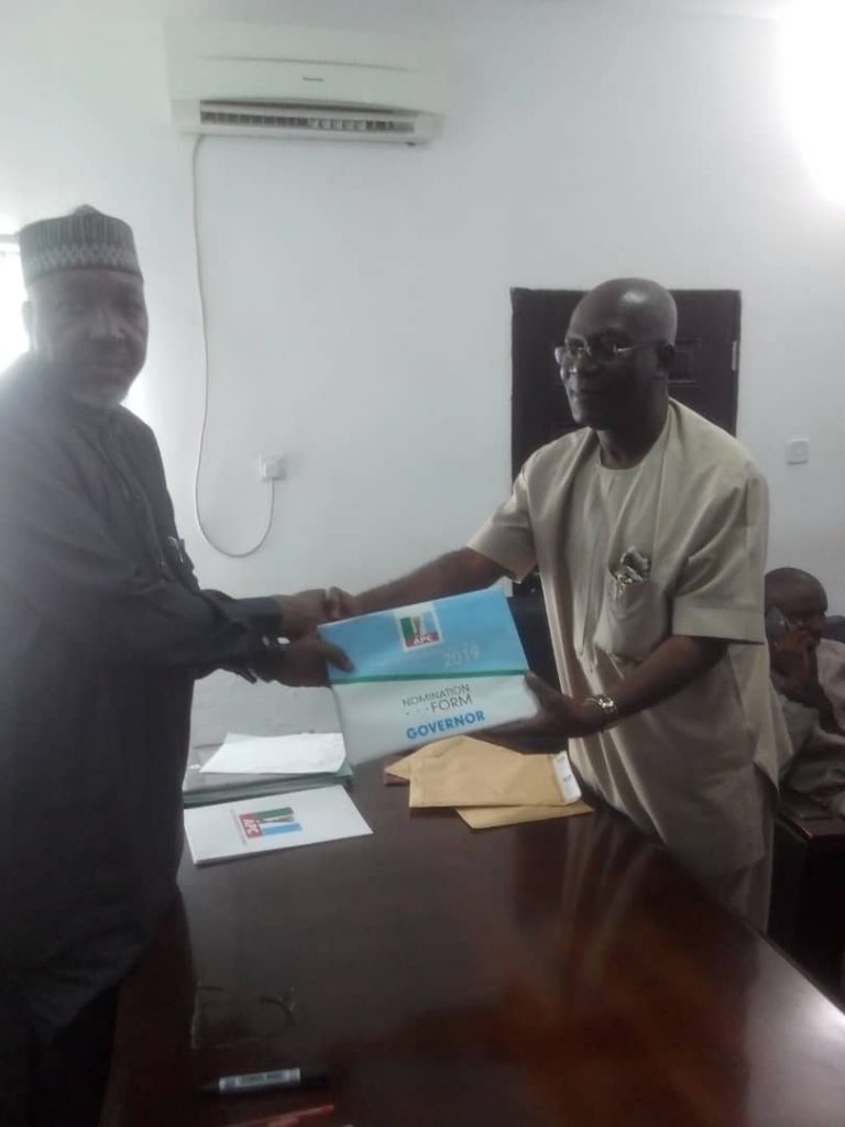 Emuchay submits nomination form at APC headquarters